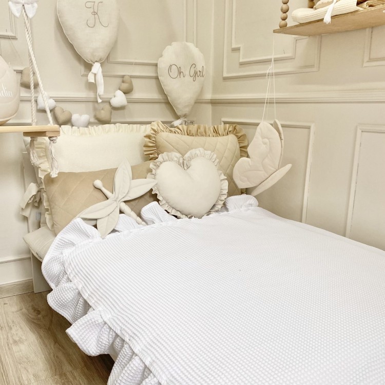 narzuta wafelkowa biała z falbanką