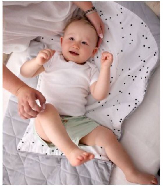 Śpiworek do spania Sleepover Triangles Light Grey – jasnoszary śpiworek dziecięcy z tkaniny Minky i bawełny w wzór trójkątów