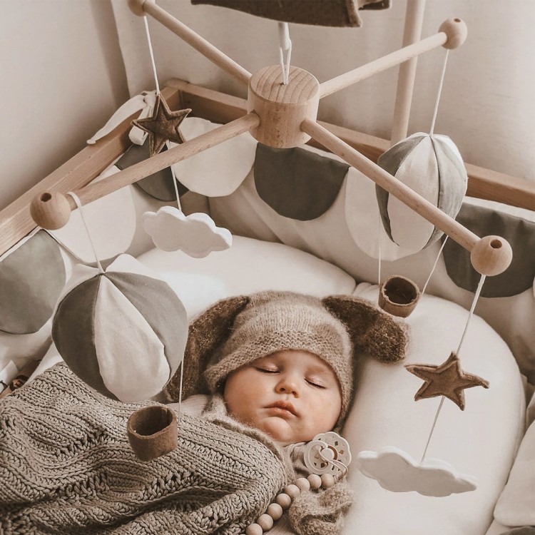 Karuzela Cyrk z obrotową pozytywką i filcowymi postaciami do łóżeczka niemowlęcego