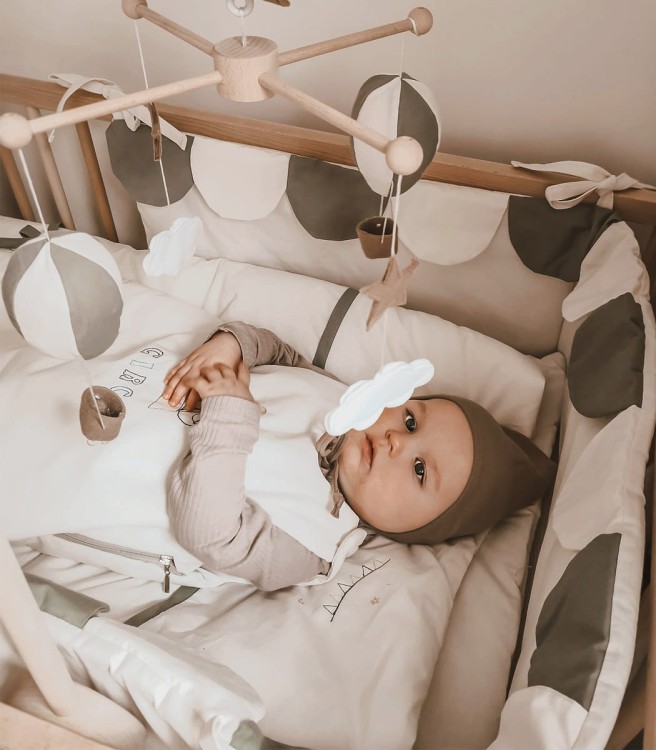 Karuzela Cyrk z obrotową pozytywką i filcowymi postaciami do łóżeczka niemowlęcego