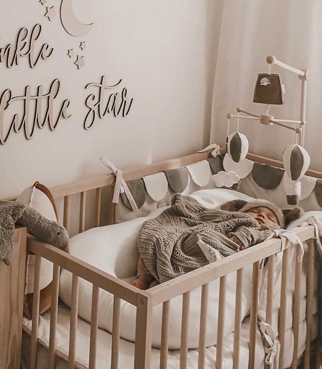 Karuzela Cyrk z obrotową pozytywką i filcowymi postaciami do łóżeczka niemowlęcego