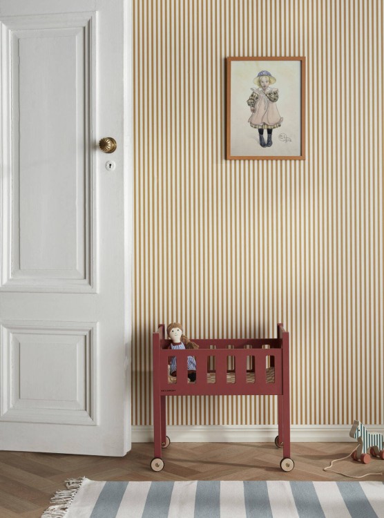 pol_pl_Kids-Concept-Lozko-dla-lalek-red-CARL-LARSSON-32308_4.jpg