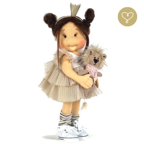 Lalka Candy Lou w ubranku z certyfikowanych materiałów OEKO-TEX