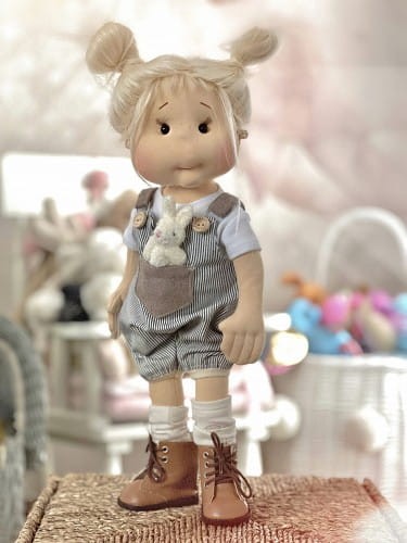 Lalka Janka handmade stojąca z maskotką zającem