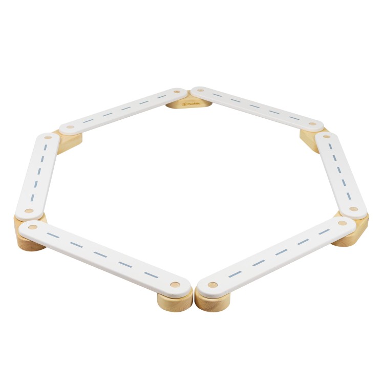 Biała drewniana ścieżka sensoryczna z cyframi i znakami matematycznymi