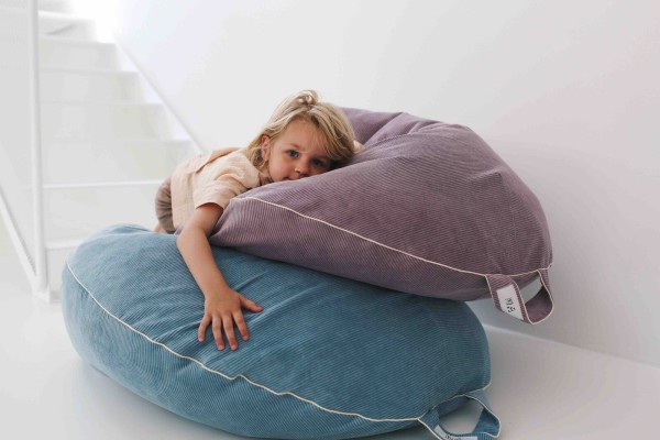 Duża pufa sztruksowa Cozy Blue L Ø 80 × 110 cm