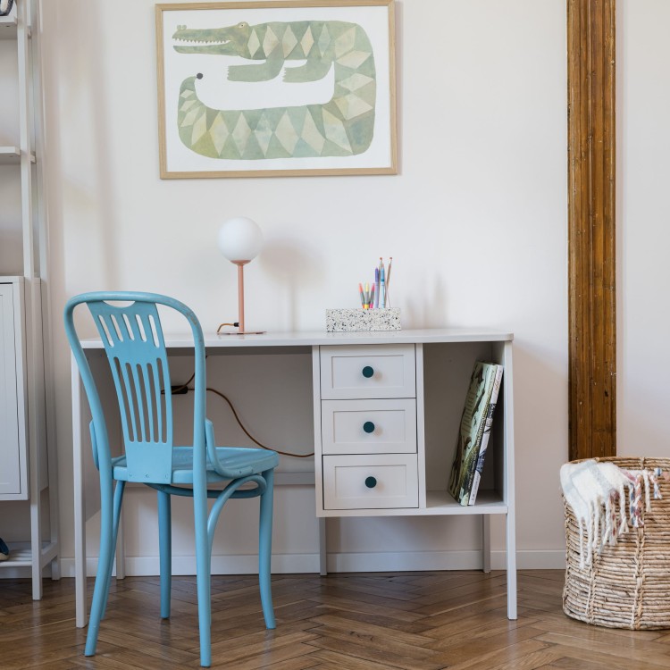 Drewniane biurko dziecięce Vintage z szufladami i wnęką