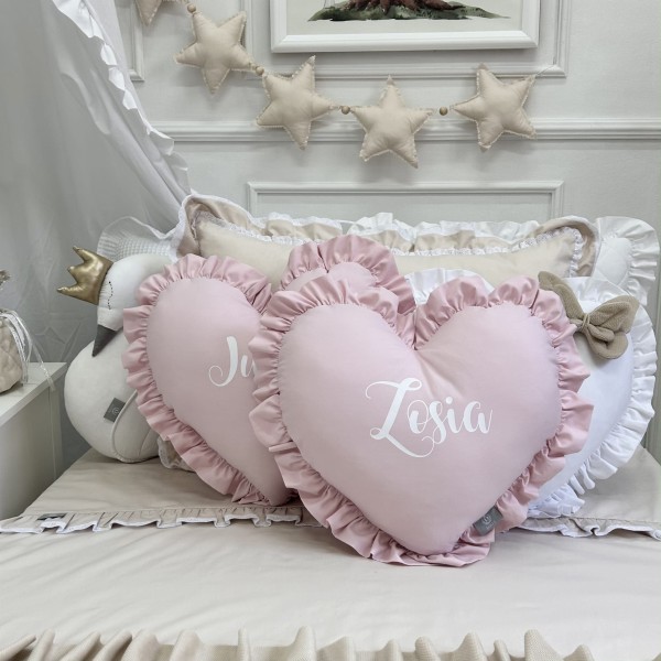 Personalizowana Poduszka Serce z Imieniem – dekoracja pokoju dziecięcego