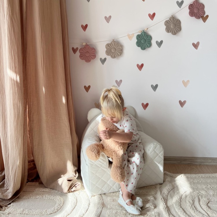 Fotel dla dziecka Velvet Beżowy – elegancki fotelik od 9 miesięcy