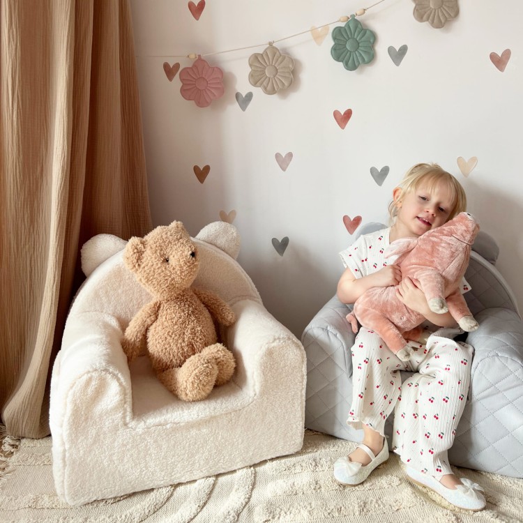 Fotel dla dziecka Boucle Ecru – przytulny fotelik od 9 miesięcy