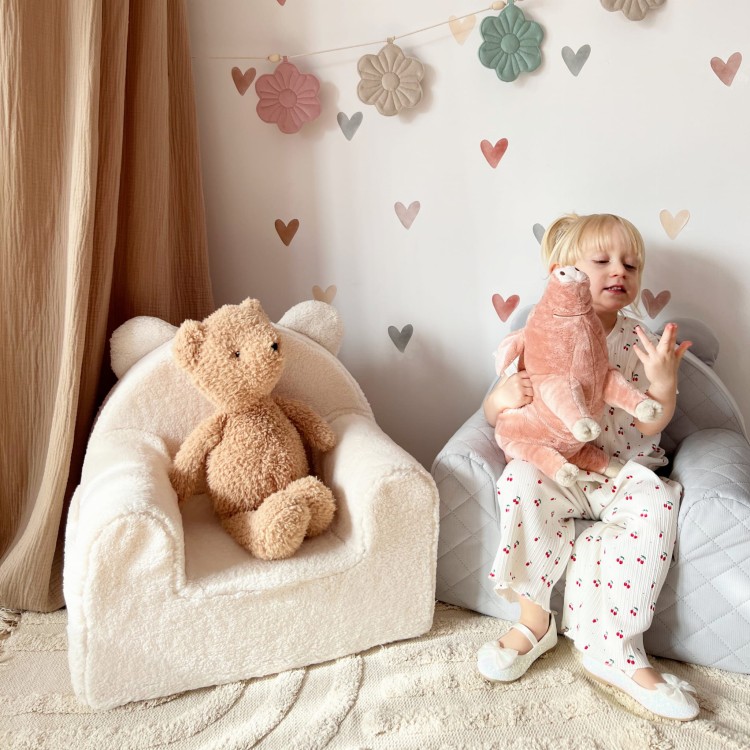 Fotel dla dziecka Boucle Ecru – przytulny fotelik od 9 miesięcy