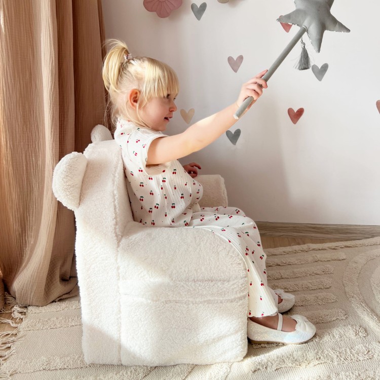 Fotel dla dziecka Boucle Ecru – przytulny fotelik od 9 miesięcy