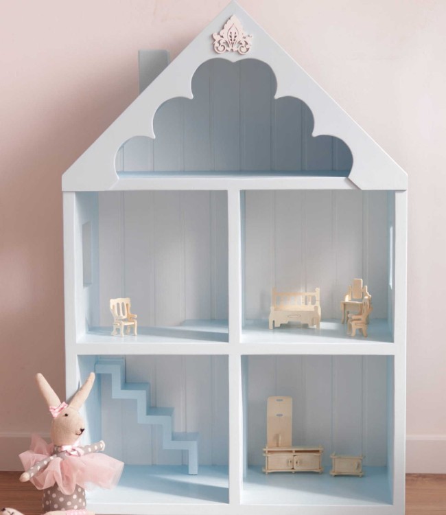 Drewniany domek dla lalek Baby Blue w pastelowym niebieskim kolorze