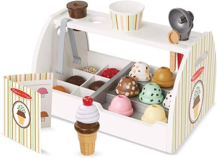 Drewniana Lodziarnia Scoop & Serve Melissa & Doug – zestaw 28 elementów do zabawy w sklep z lodami