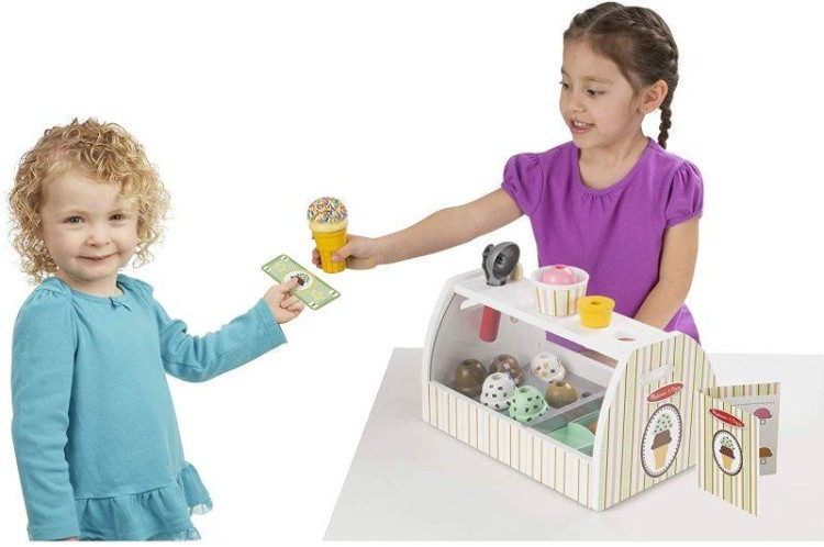 Drewniana Lodziarnia Scoop & Serve Melissa & Doug – zestaw 28 elementów do zabawy w sklep z lodami