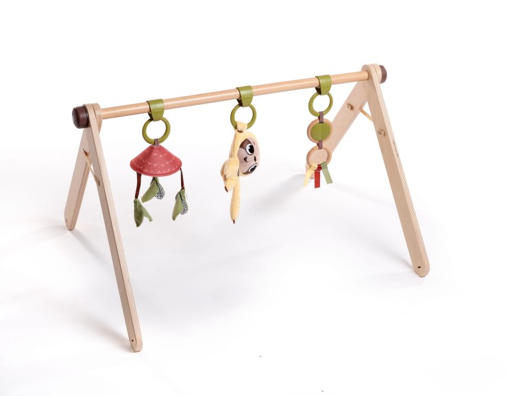 Tiny Love mata edukacyjna Boho Chic z drewnianym stojakiem, miękka mata dla niemowląt z zawieszkami, muzycznym leniwcem i stylowym designem Boho