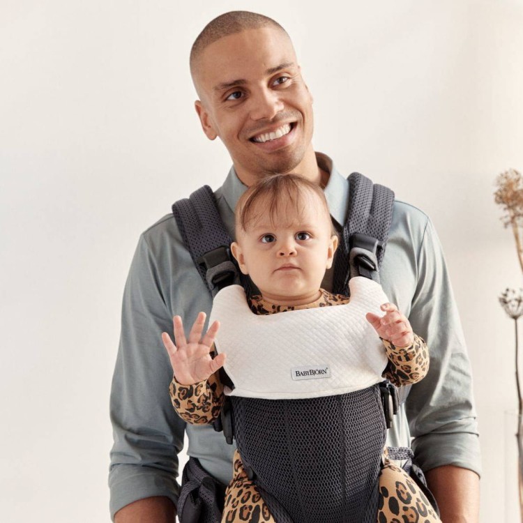 pol_pl_BABYBJORN-nosidelko-Harmo.jpg