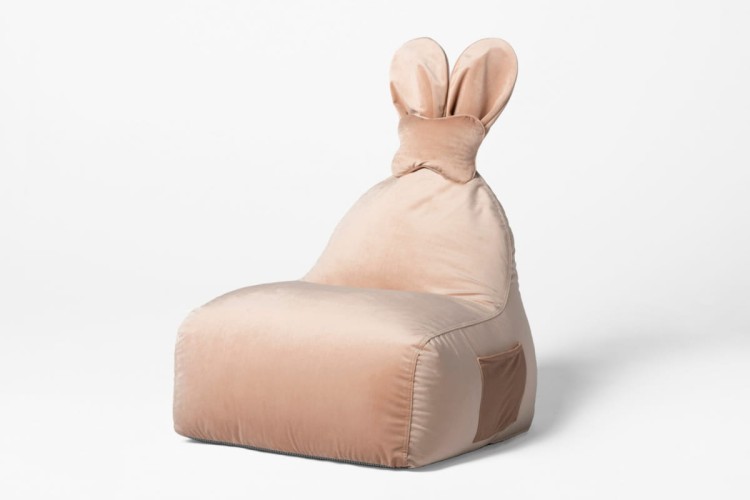 Pufa Bunny Velvet blady róż siedzisko z oparciem dla dziecka z uszami króliczka
