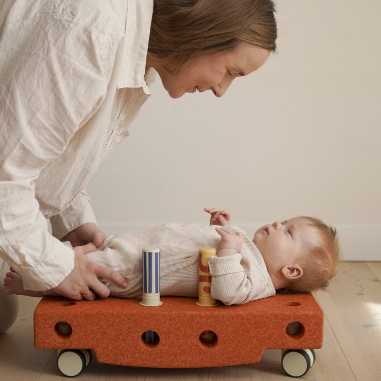 Zestaw MODU Baby activity set z grzechotkami i obrotowymi kołami