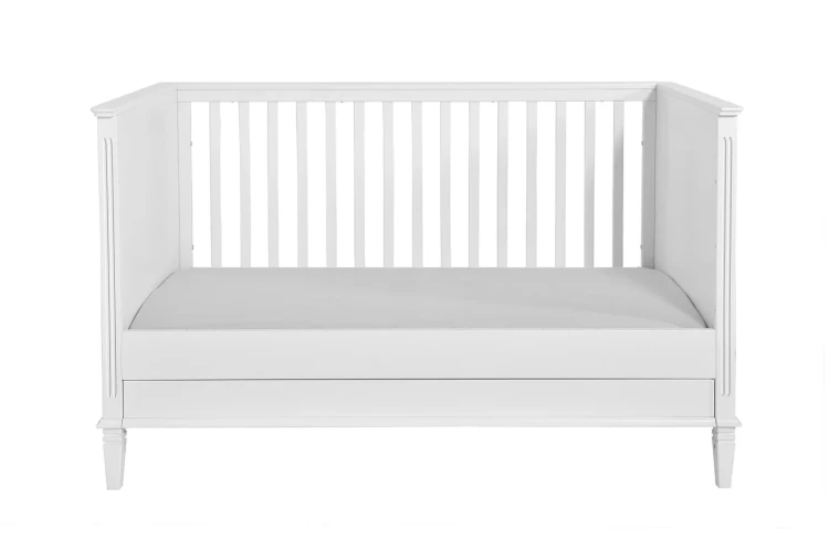 Łóżeczko niemowlęce 140x70 Bianka w kolorze złamanej bieli z funkcją tapczanika i szufladą.