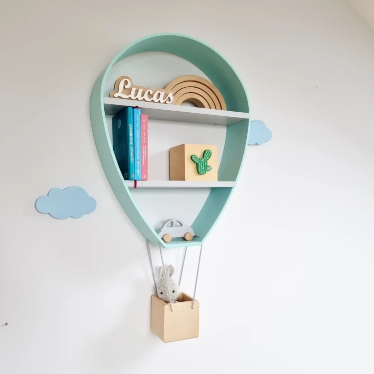 Drewniana półka Balon do pokoju dziecka z koszykiem