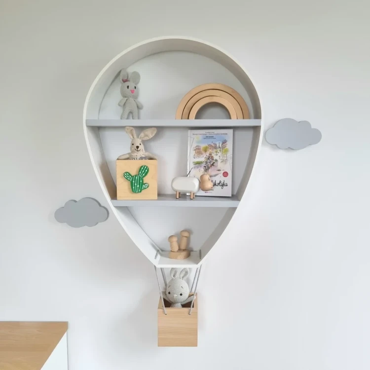 Drewniana półka Balon do pokoju dziecka z koszykiem
