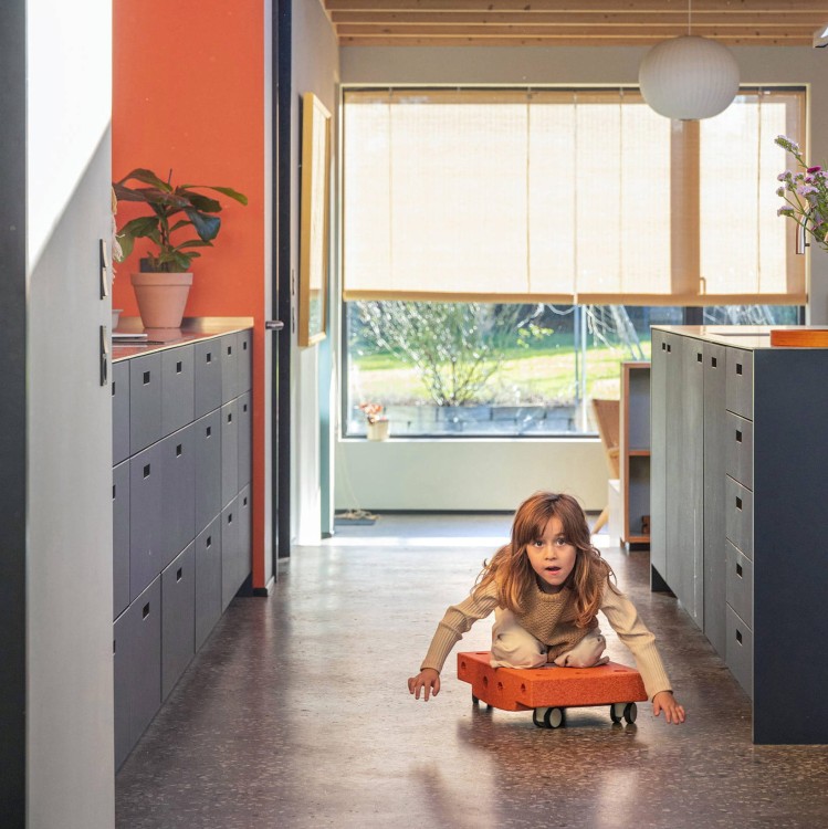 Zestaw klocków MODU z platformą na kółkach do zabawy w domu i przedszkolu