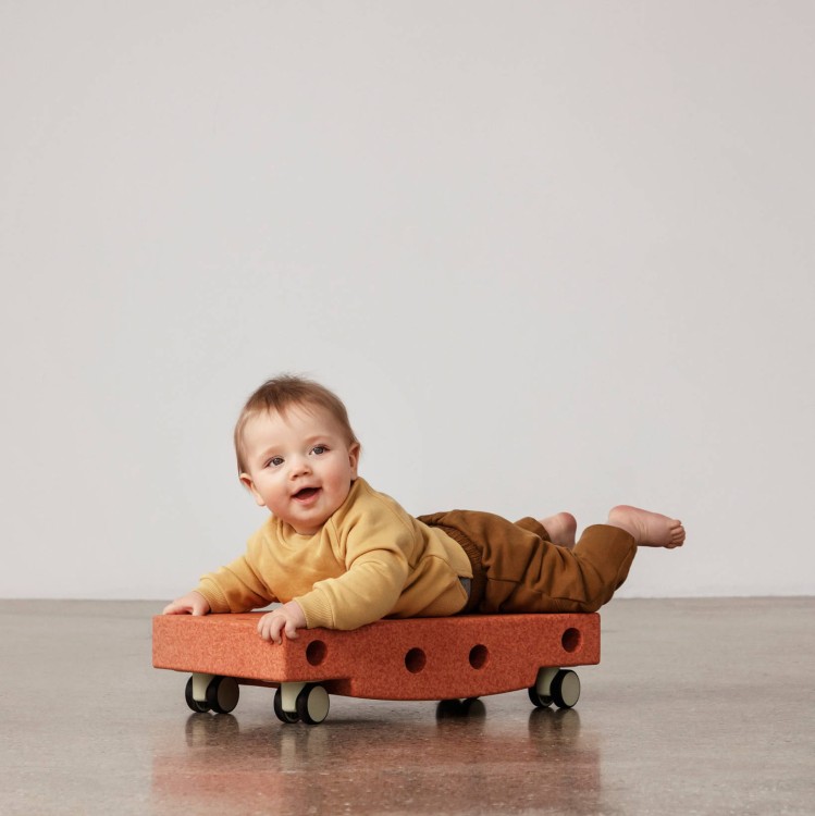 Scooter Board – zabawka sensoryczna i edukacyjna dla dzieci od 3 miesięcy