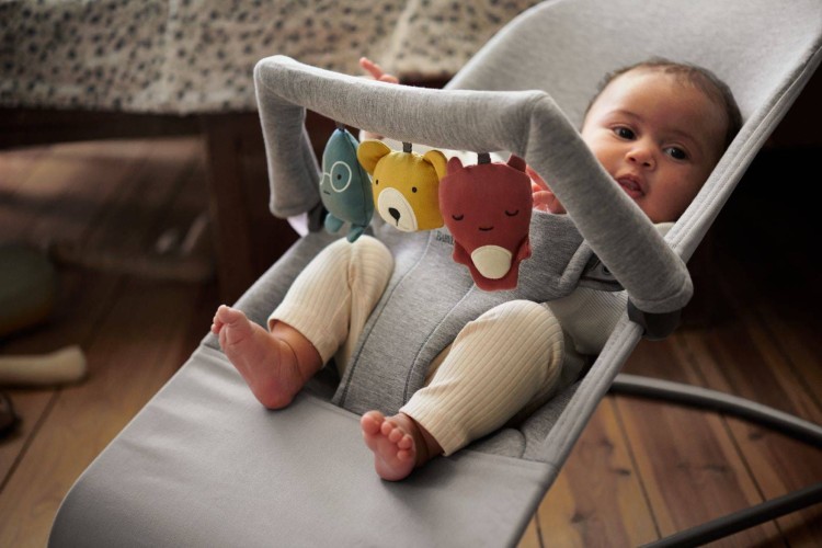 BabyBjörn Bliss z zabawką edukacyjną Soft Friends