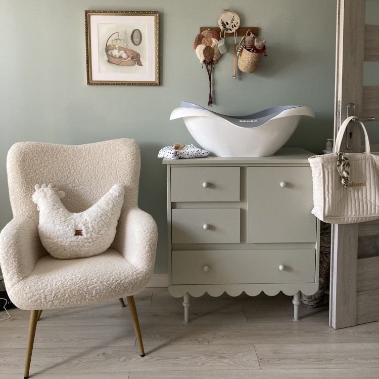 Drewniana komoda mała dla dzieci Babushka Oliwka