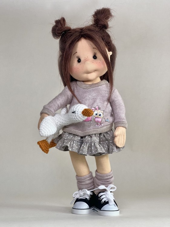 Lalka Autumn 38 cm – ręcznie szyta lalka z ruchomym szkieletem