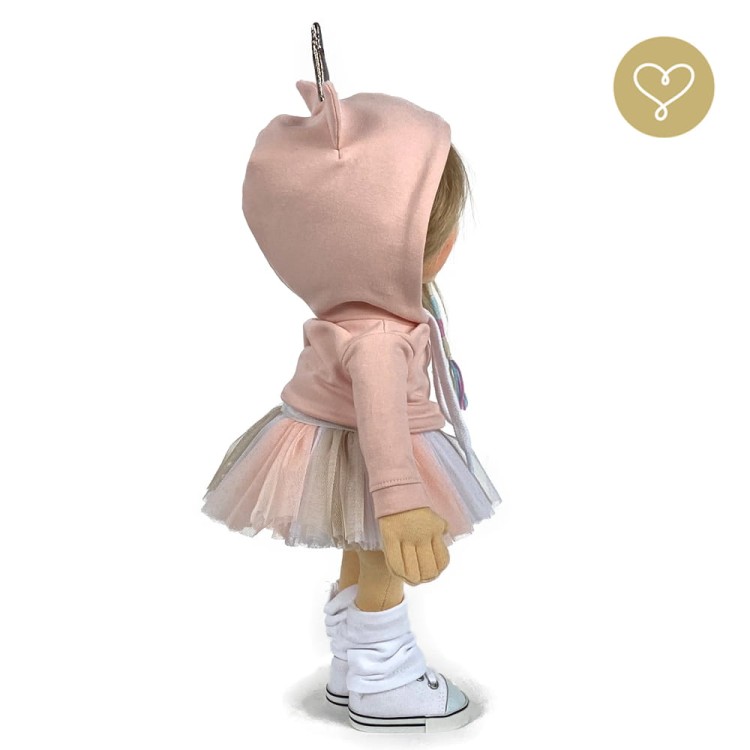 Szmaciana lalka dla dzieci z certyfikowanymi ubrankami – Brzoskwinka