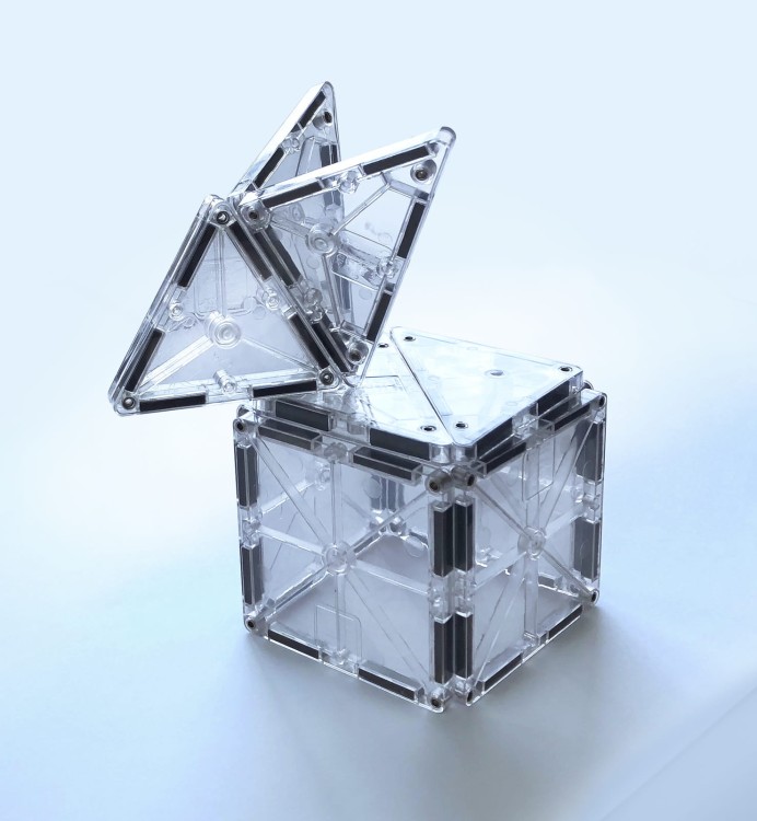 pol_pl_MAGNA-TILES-R-Klocki-magnetyczne-ICE-16-el-433_2.jpg