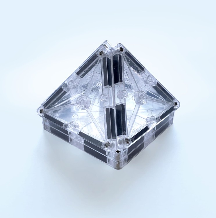 pol_pl_MAGNA-TILES-R-Klocki-magnetyczne-ICE-16-el-433_1.jpg