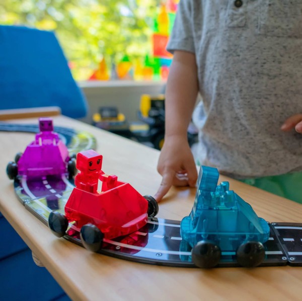 MAGNA-TILES® Droga 12 el. – magnetyczne klocki do budowy tras i skrzyżowań