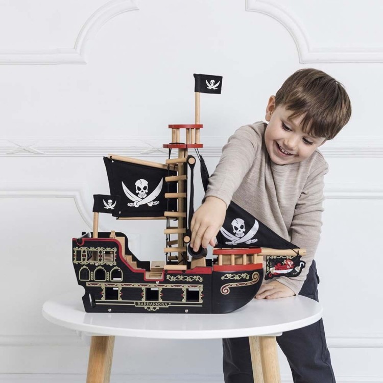 Drewniany statek piracki Barbarossa Le Toy Van – zabawka dla dzieci 3+