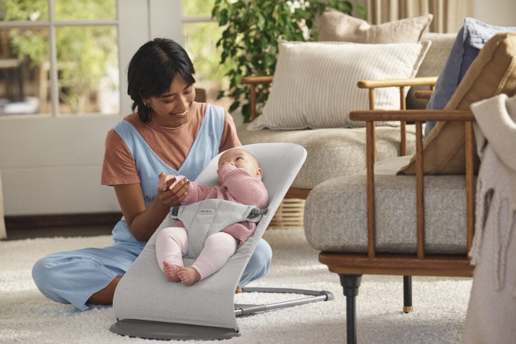 pol_pl_BABYBJORN-lezaczek-BLISS-WOVEN-Jasny-szary-melanz-34198_1.jpg