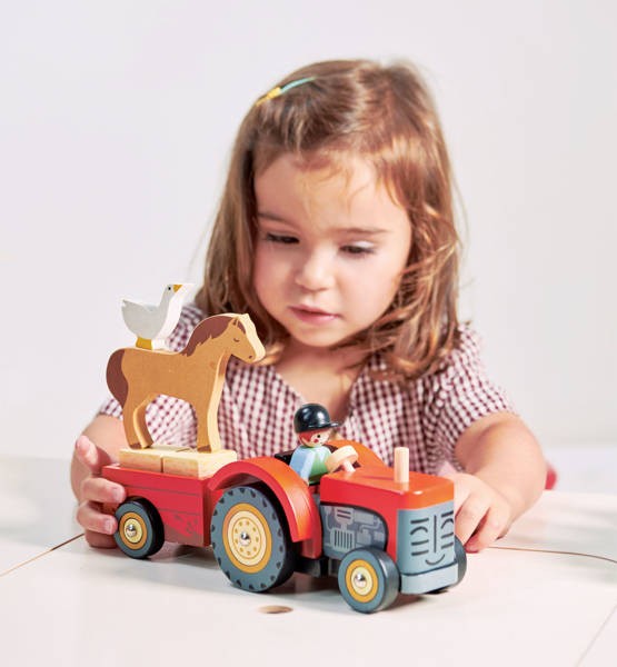 pol_pl_Drewniany-traktor-z-przyczepa-i-akcesoriami-Tender-Leaf-Toys-1226_4.jpg