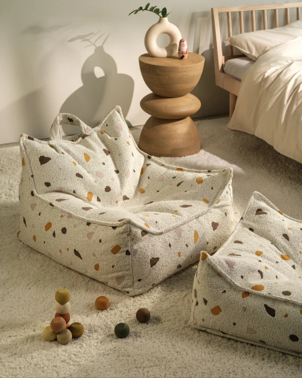 fotelik-pufa-dla-dziecka-terrazz-marble.jpg