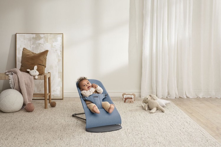 pol_pl_BABYBJORN-lezaczek-BLISS-WOVEN-Niebieski-melanz-35490_1.jpg