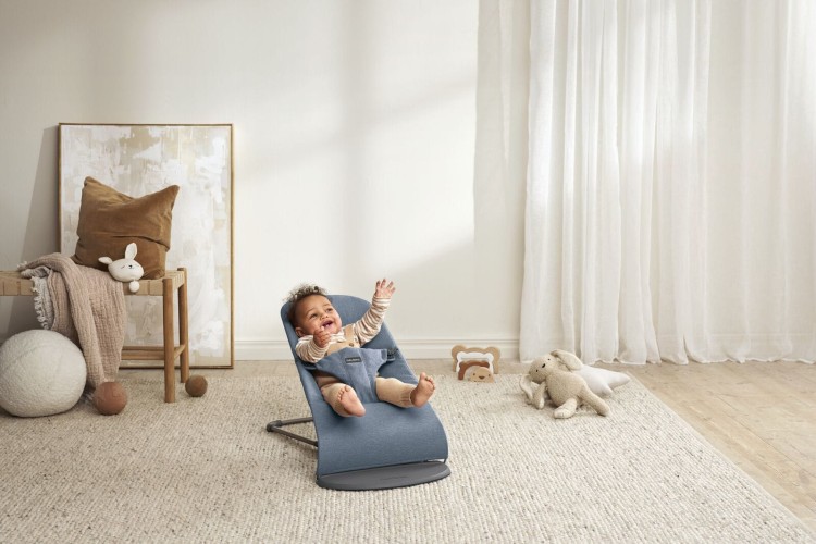 pol_pl_BABYBJORN-lezaczek-BLISS-WOVEN-Niebieski-melanz-35490_12.jpg
