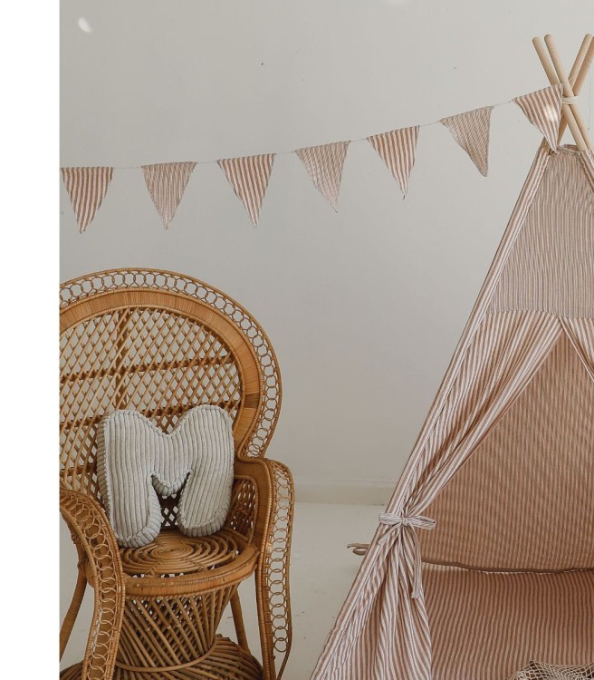 Beige-Stripes-girlanda-1.jpg