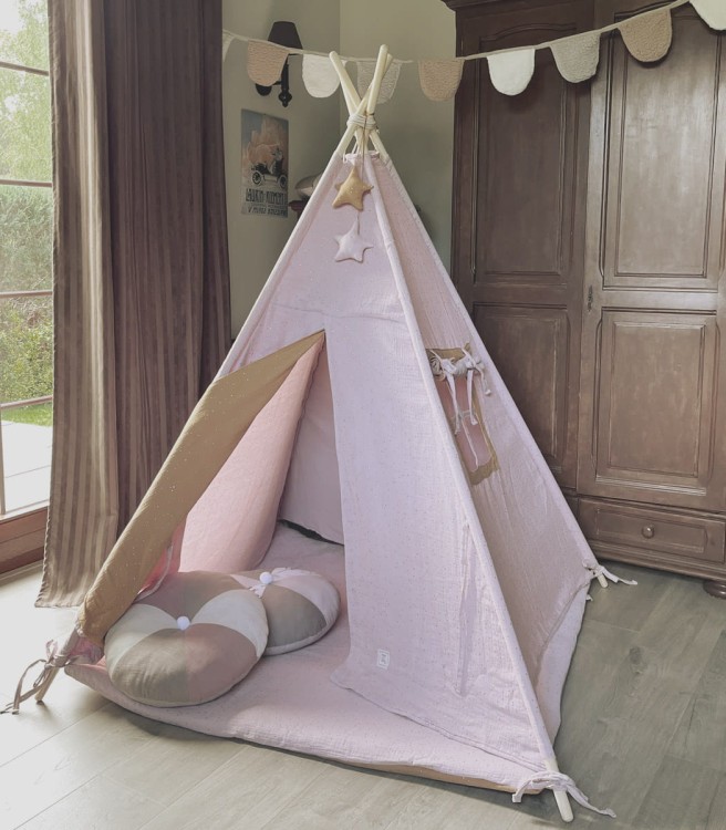 Blink-Pink-pale-tipi.jpg
