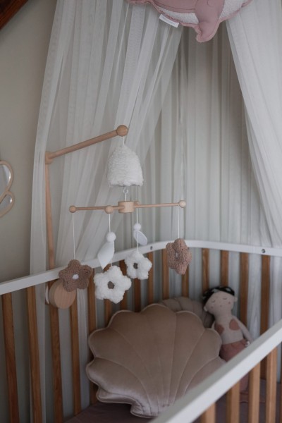 Drewniana karuzela Stokrotki z pozytywką do łóżeczka dziecięcego