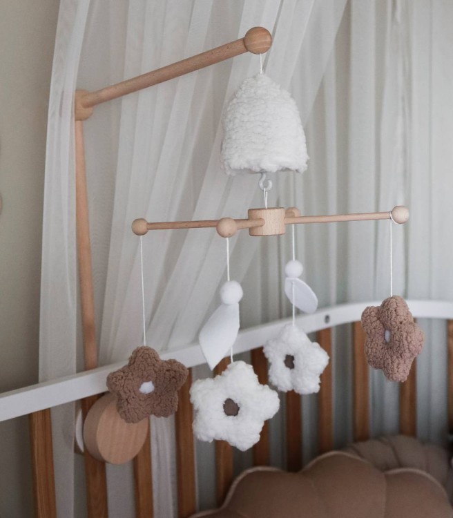 Drewniana karuzela Stokrotki z pozytywką do łóżeczka dziecięcego