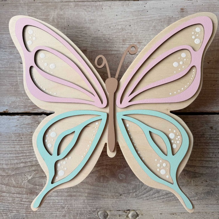 lampka nocna Motylek z naturalnego drewna