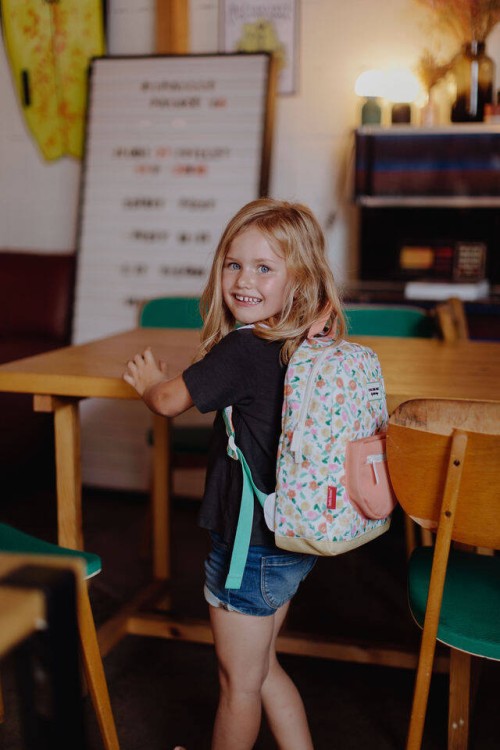 Wodoodporny plecak dziecięcy Hello Hossy Watercolor z praktycznymi kieszeniam