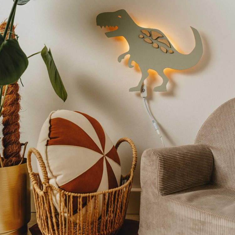Drewniana lampka kinkiet Dinozaur T-Rex – widok z boku