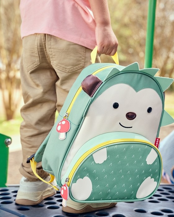 Skip Hop Plecak dla Dziecka Jeż ZOO Little Kid – plecak dziecięcy z motywem jeża, boczna kieszeń na butelkę, regulowane szelki