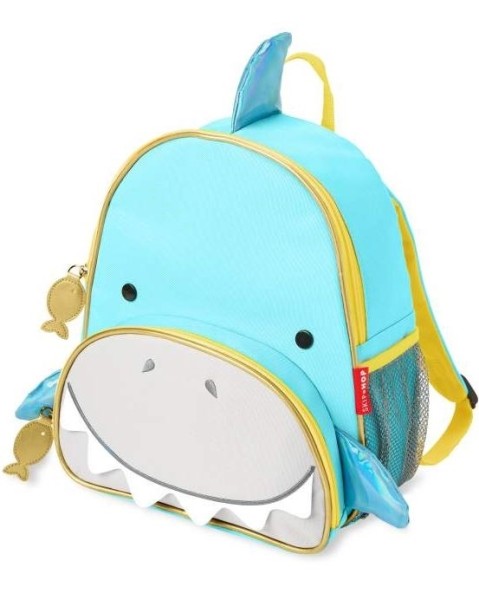 Skip Hop Plecak dla Dziecka Rekin ZOO Little Kid – dziecięcy plecak z motywem rekina, pojemna komora, boczna kieszeń na butelkę, regulowane miękkie szelki.